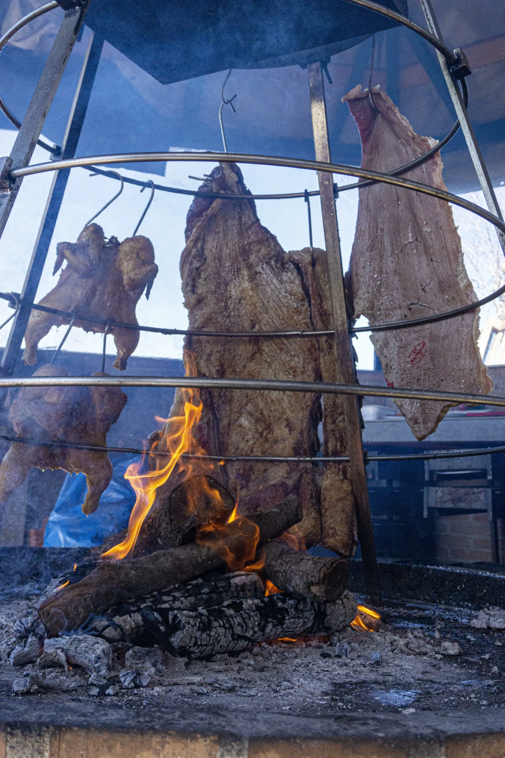 asador a la cruz estilo argentino en el Asador argentino el mirador